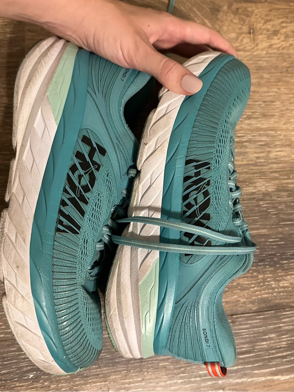 Hoka Women Teal/Seafoam Bondi 7 Running Shoes